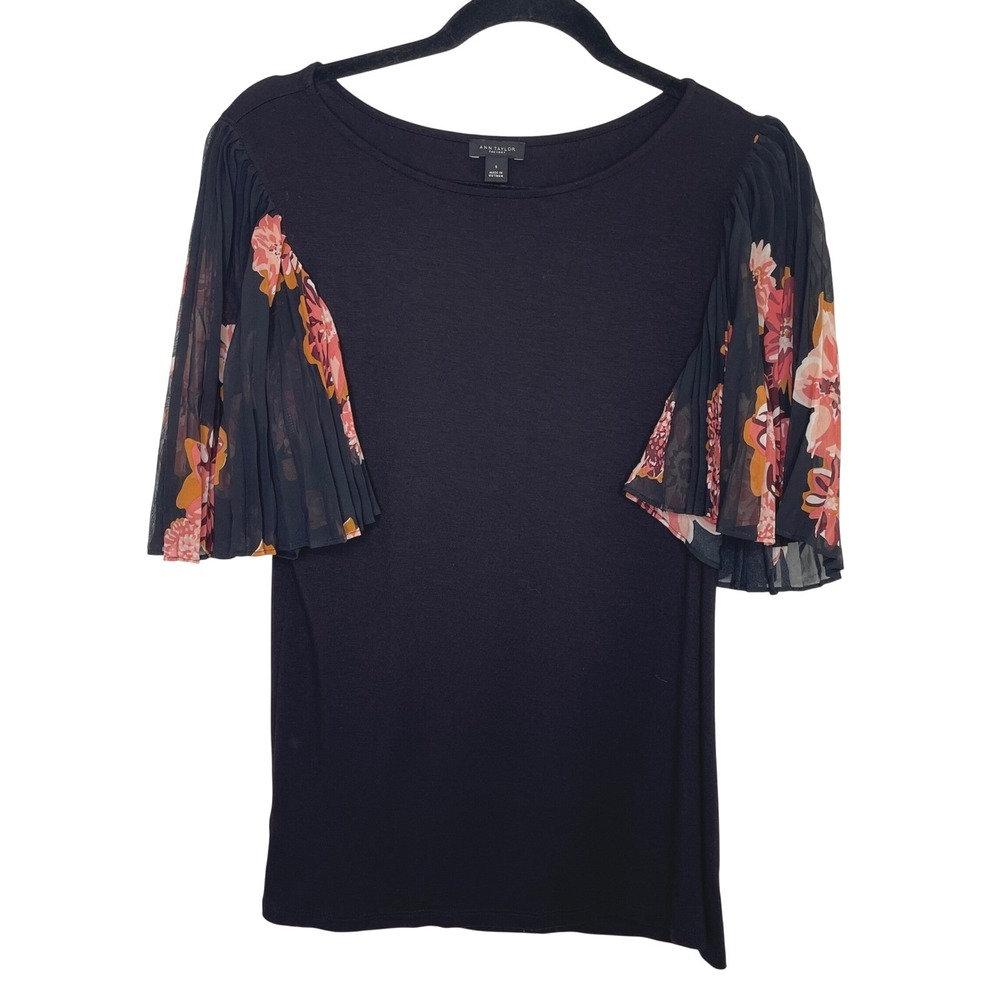 Ann Taylor Flutter Sleeve Top Women Size S Black Floral Pleated Feminine Casual